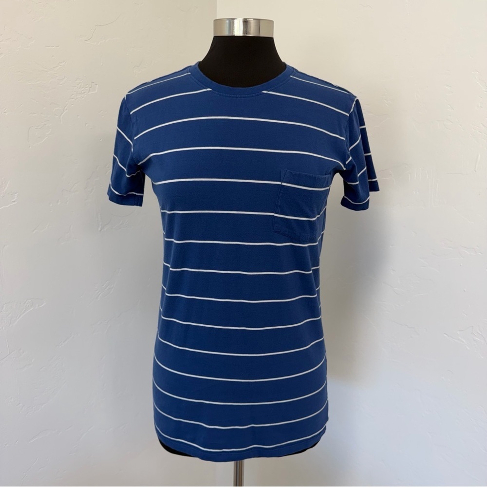 Pact Blue and White Striped T-Shirt Size M
